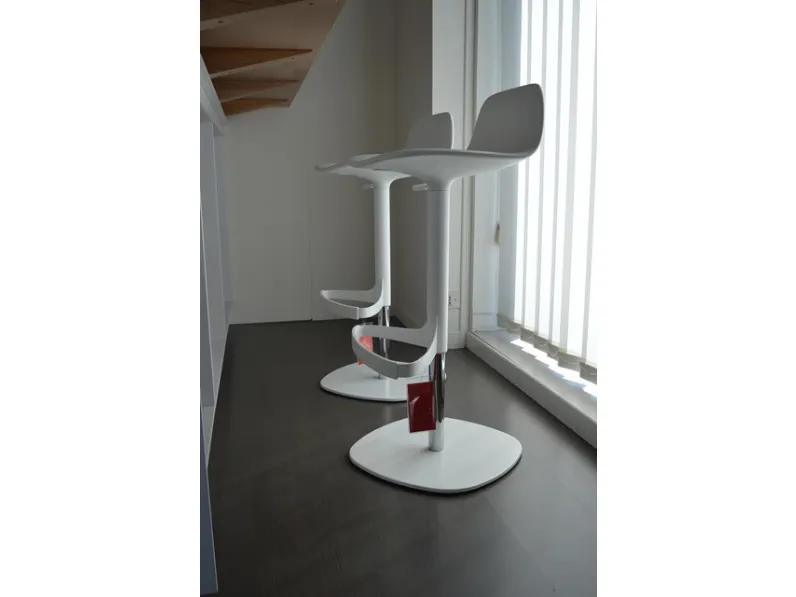 Sgabelli Bonnie Bianchi vicino a Vicenza