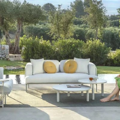 Set per l'esterno Set lisa con poltrone e tavolino a marchio Talenti a prezzo scontato