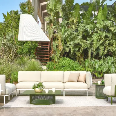 Set da giardino modello Cabla divano due posti con poltrone Emu completo 