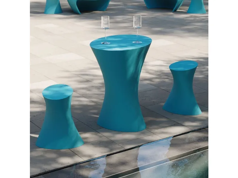 Set per l'esterno modello Set iris tavolino con pouf e poltroncina Myyour completo 