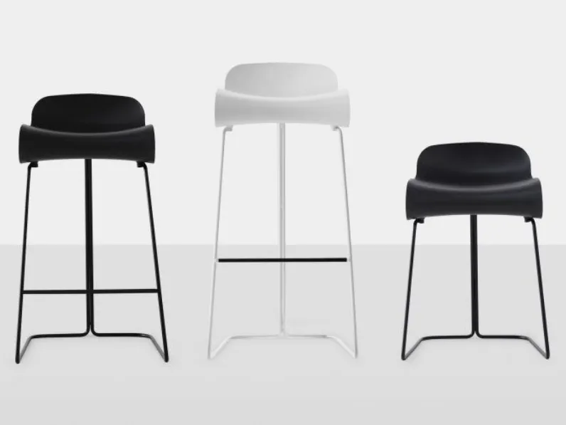 Sgabello Bcn Kristalia a slitta con sconto