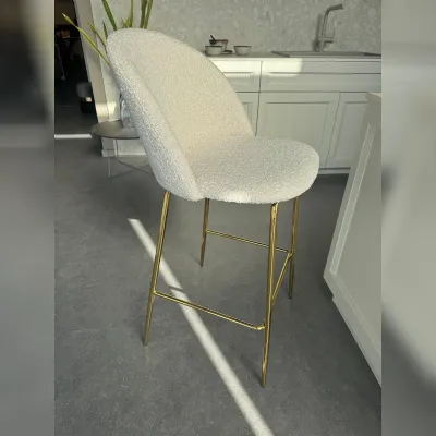 Sgabello Car Artigianale con 4 gambe in svendita