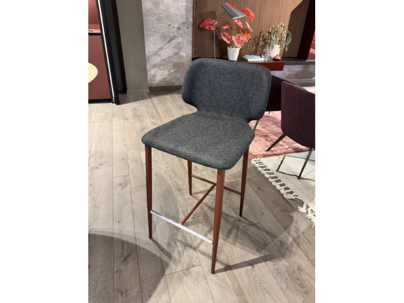 Sgabello da soggiorno Wrap Midj a prezzo scontato