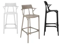 Sgabello con braccioli A.i. stool recycled Kartell a prezzo scontato 