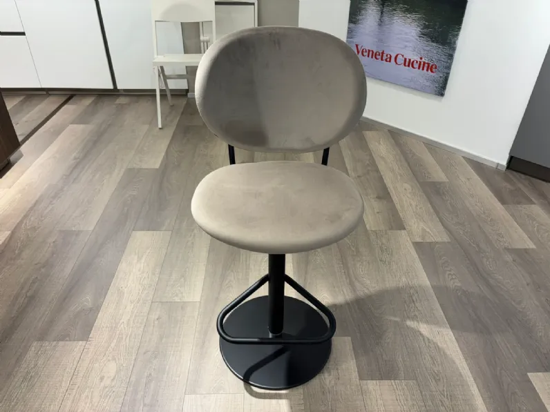 Sgabello Ines Calligaris a prezzo ribassato  approfittane ora!