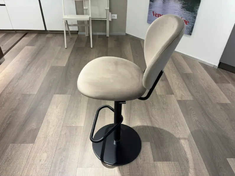 Sgabello Ines Calligaris a prezzo ribassato 