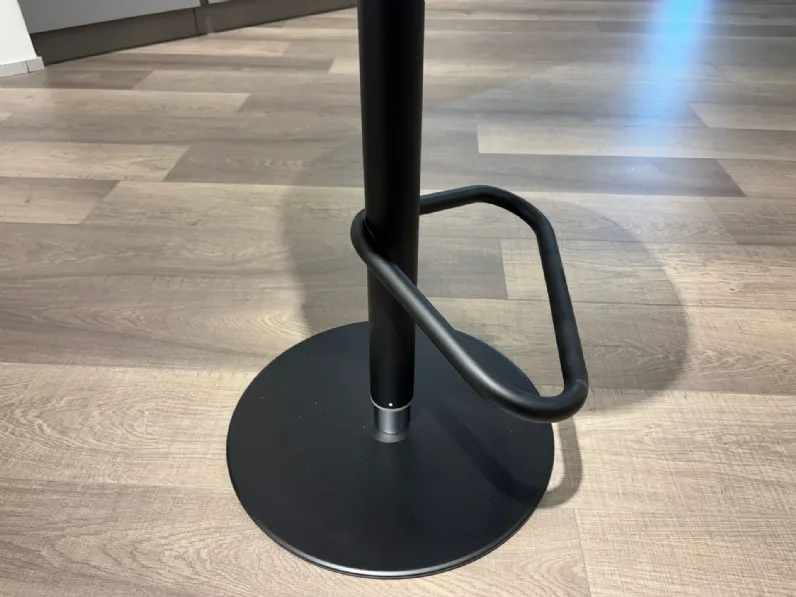 Sgabello Ines Calligaris a prezzo ribassato 