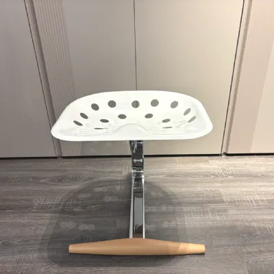 Sgabello Mezzadro Zanotta a prezzo ribassato  approfittane ora!