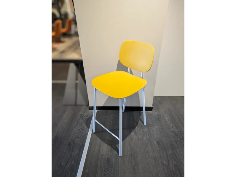 Sgabello Tata young 6 polipropilene Pointhouse con 4 gambe convenienti