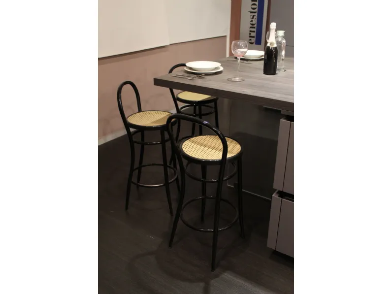 Sgabello Thonet Cantori: senza braccioli, in svendita!
