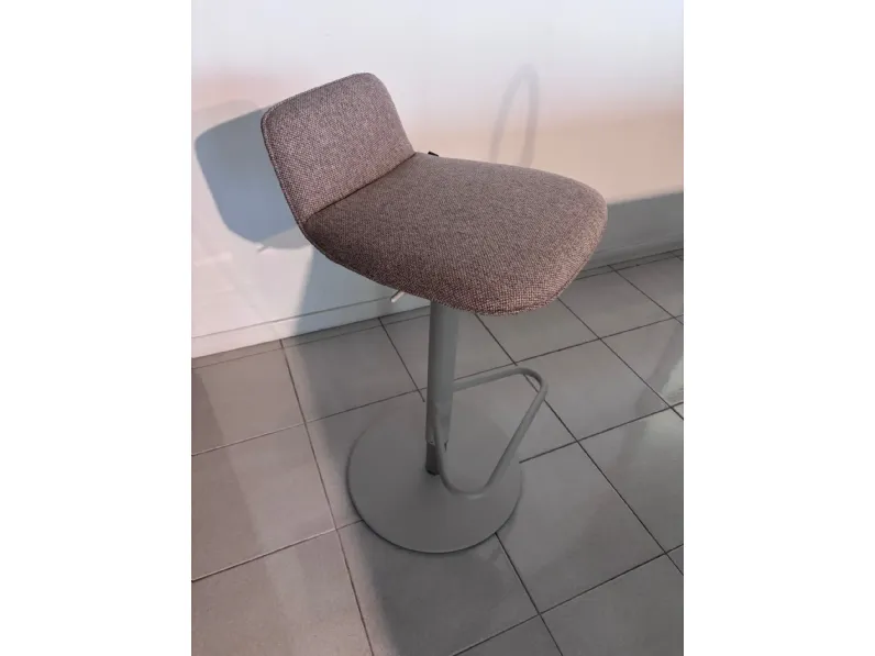 Sgabello Riley soft Connubia a prezzo scontato 