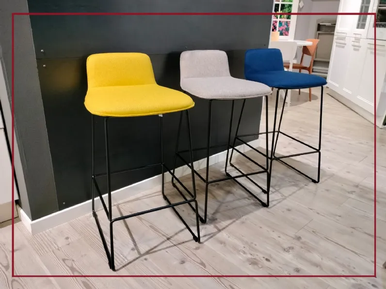 Set 2 Sgabelli Da Bar Con Schienale In Ecopelle | Design Industriale Con Gambe Metalliche E Poggiapiedi Per Cucina E Sala Da Pranzo - 2