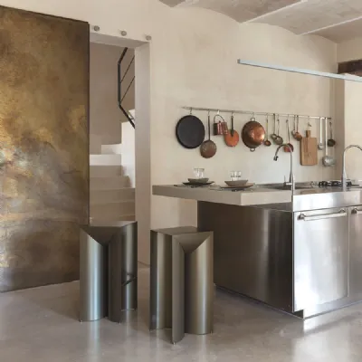 Sgabello Uccio Mogg a prezzo ribassato 