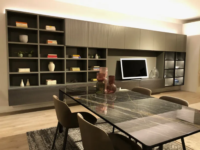 Composizione per la zona giorno modello Living system di Novamobili a prezzo Outlet