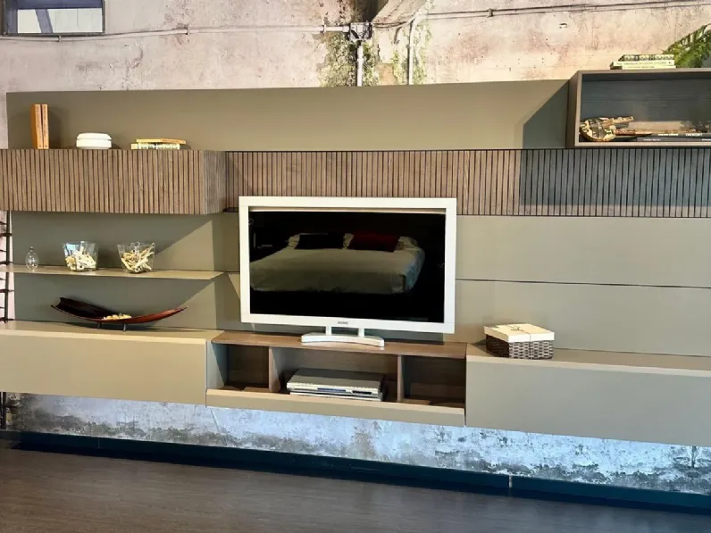 Composizione per il soggiorno modello Vela di Mobilgam a prezzo scontato