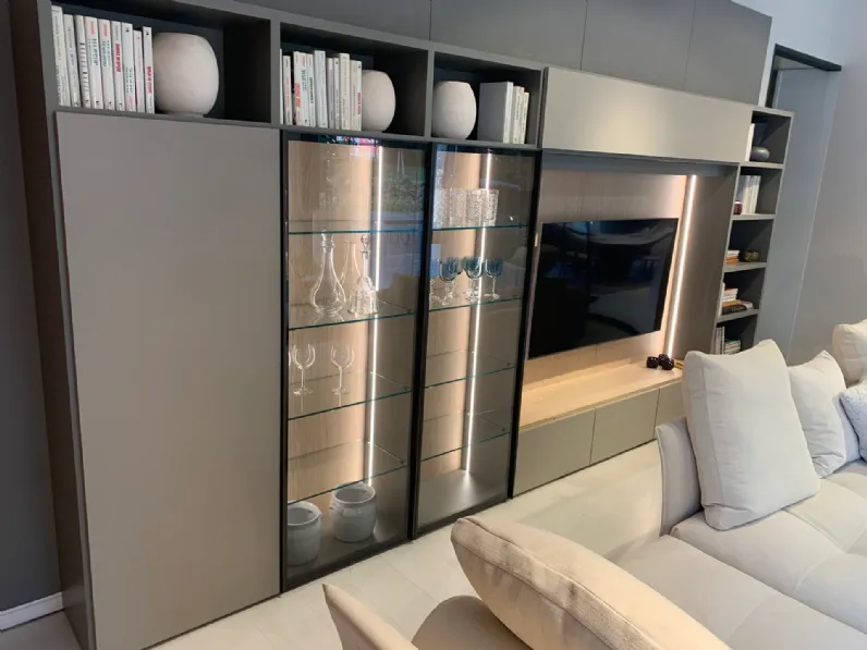 Soggiorno completo Wall 30 di Novamobili in laccato opaco in Offerta Outlet