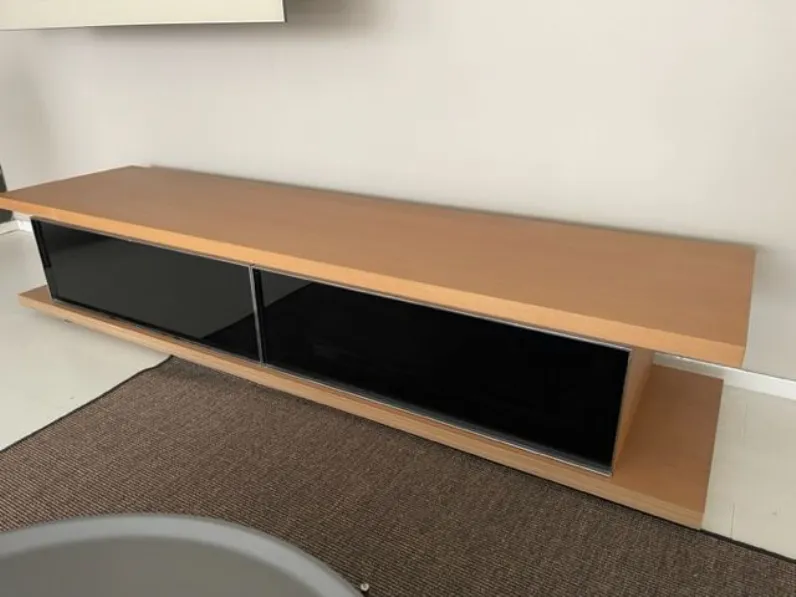 Outlet: Composizione Pass Molteni&C per soggiorno. Design moderno ed elegante.