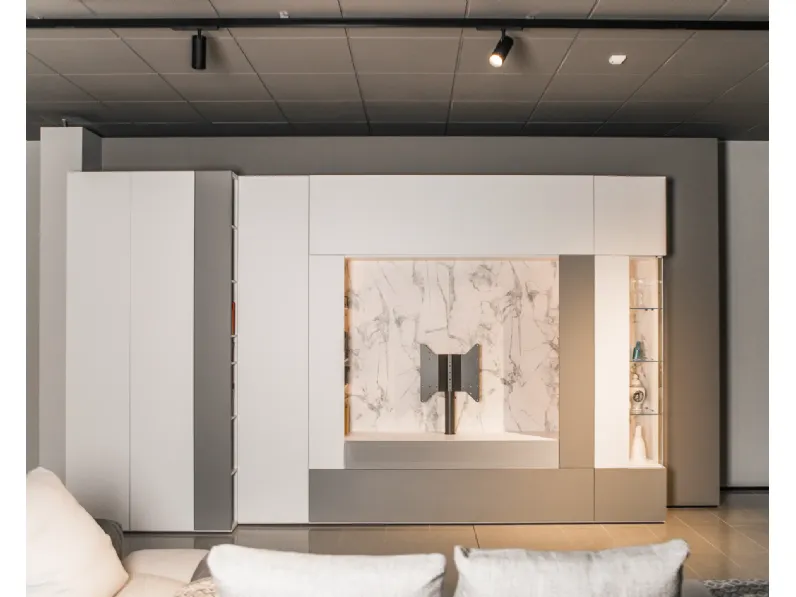 Soggiorno completo Composizione roomy e core con modulo tv di Caccaro in stile moderno a prezzi outlet