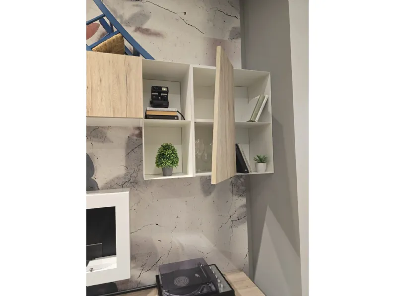 Composizione per il soggiorno modello Liberamente di Scavolini a prezzo scontato