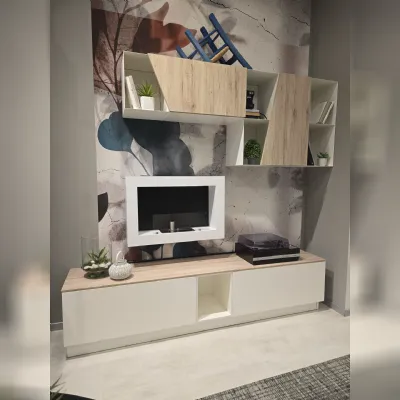 Composizione per il soggiorno modello Liberamente di Scavolini a prezzo scontato