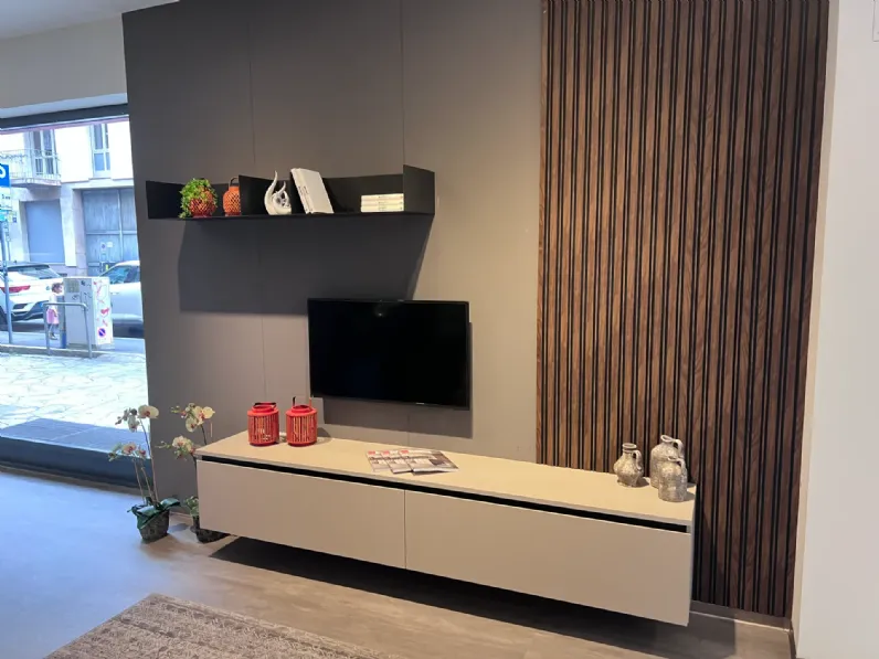 Composizione per il soggiorno modello Mira di Scavolini a prezzo Outlet