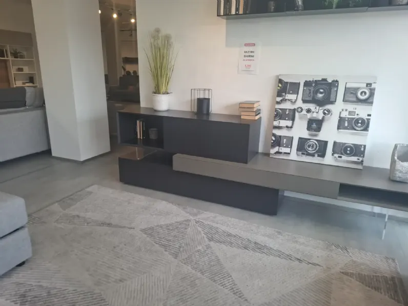Composizione per il living modello Mobile tv sangiacomo di Sangiacomo a prezzo Outlet