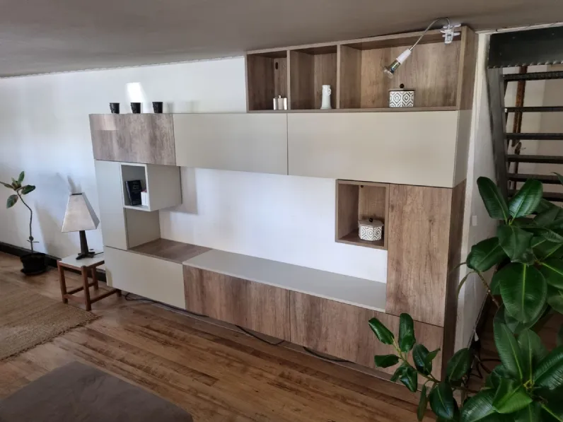 Soggiorno completo modello Graffiato in stile design di Aran a PREZZI OUTLET