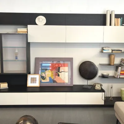 Composizione per il soggiorno modello Living di Novamobili a prezzo scontato