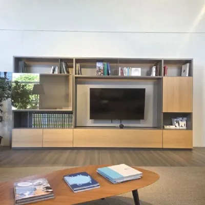 Composizione per il soggiorno modello Soggiorno componibile molteni&c. 505 di Molteni & c a prezzo Outlet