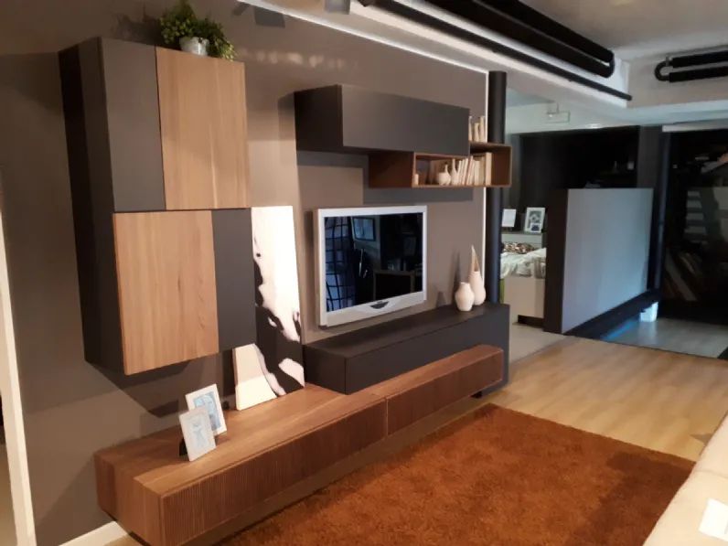 Composizione per la zona giorno modello Soggiorno mobilegam in legno  noce cannettato di Mobilgam in Offerta Outlet