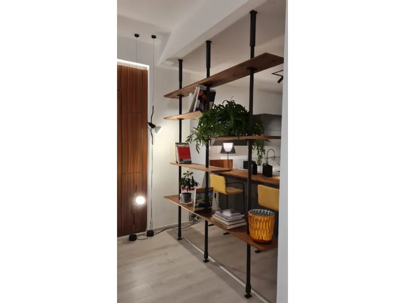 1. Prezzo scontato.
2. Design elegante.
3. Realizzata in legno.
4. Ampia capacità di stoccaggio.
5. Facile da montare.