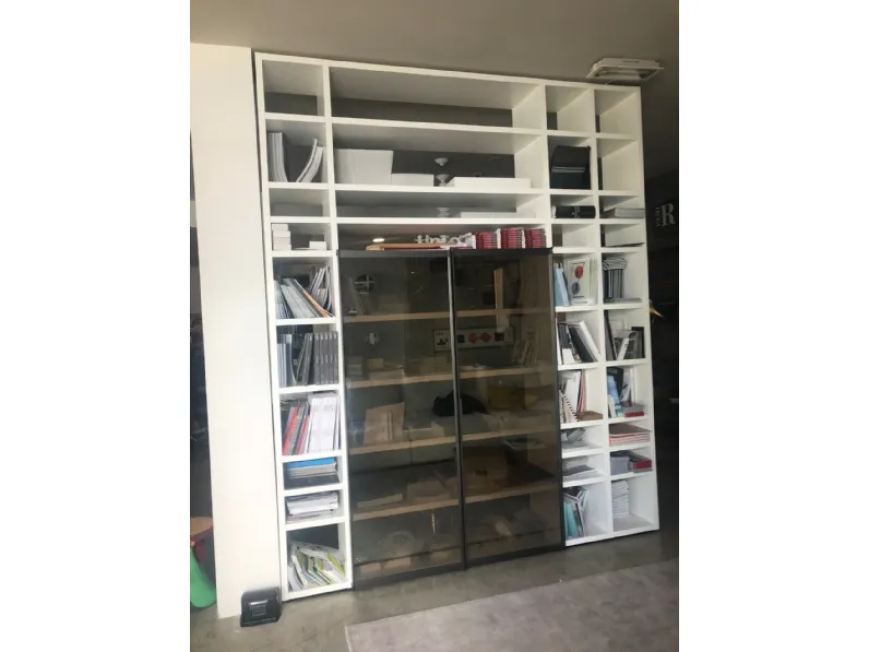 Libreria Poliform in laccato opaco a prezzo scontato