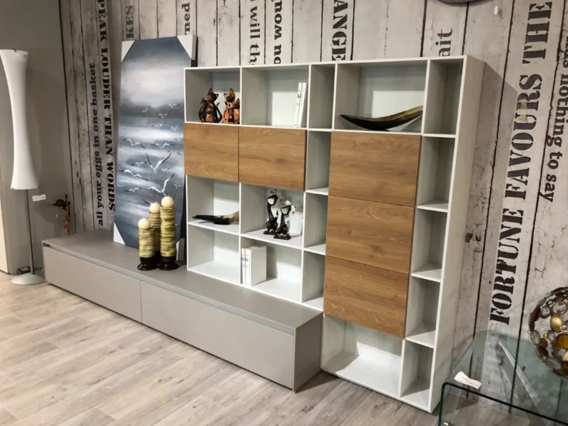 Mobile componibile in stile design Novamobili in laminato materico Offerta Outlet