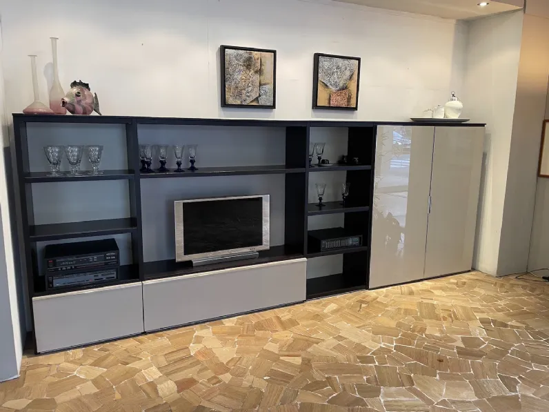 Parete attrezzata in stile design Morassutti in laccato lucido Offerta Outlet