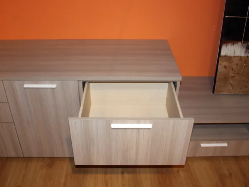 Parete attrezzata in stile moderno Colombini in laminato materico Offerta Outlet