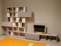 Parete attrezzata OVER di Doimo cityline -laminato ambra+laccato opaco