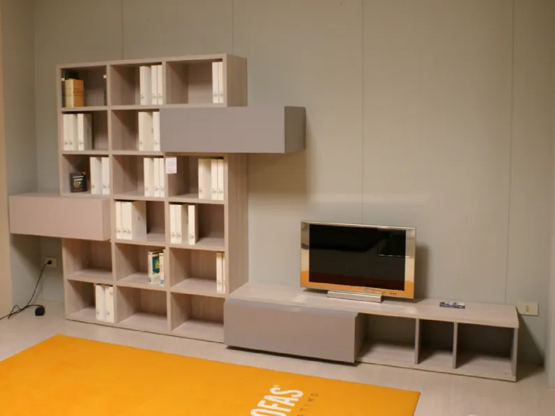 Soggiorno completo modello Over di Doimo cityline a prezzo scontato