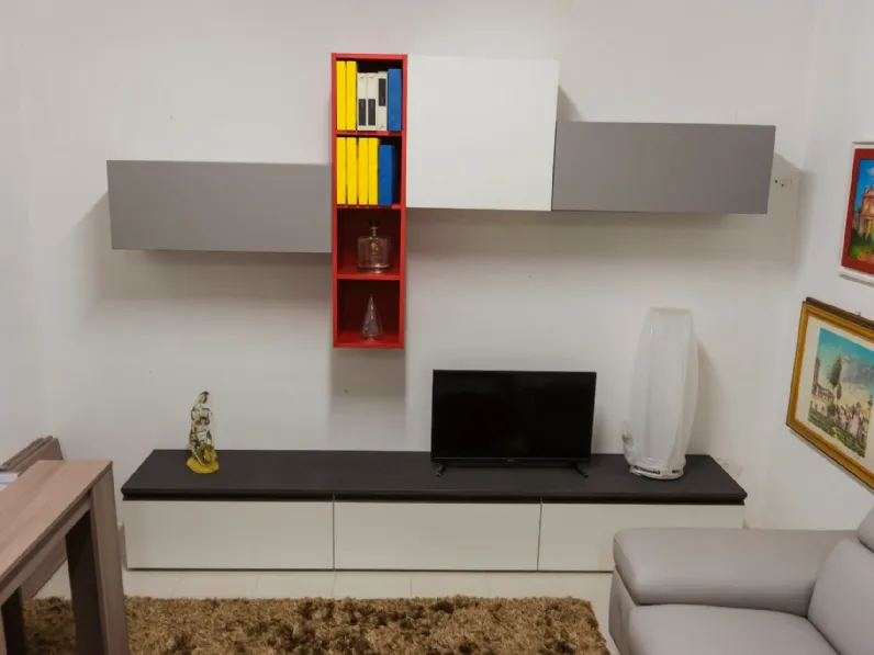 Parete attrezzata Valentini in laminato opaco Living a prezzo scontato