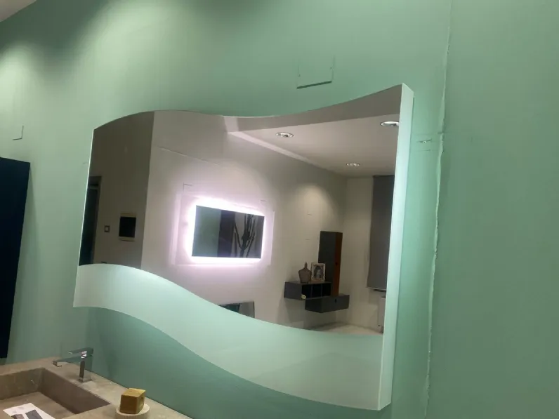 Specchio design Onda di luce  di Arlexitalia a prezzo Outlet