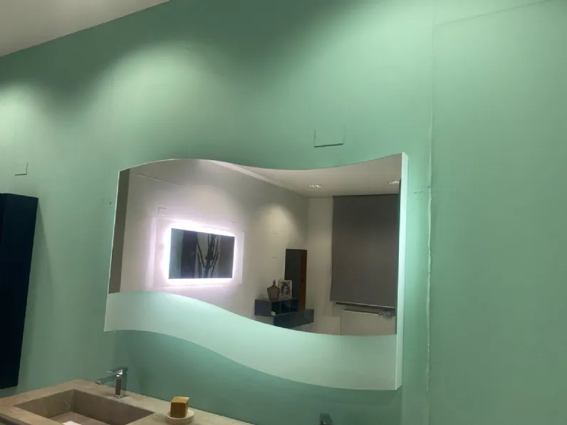 Specchio design Onda di luce  di Arlexitalia a prezzo Outlet