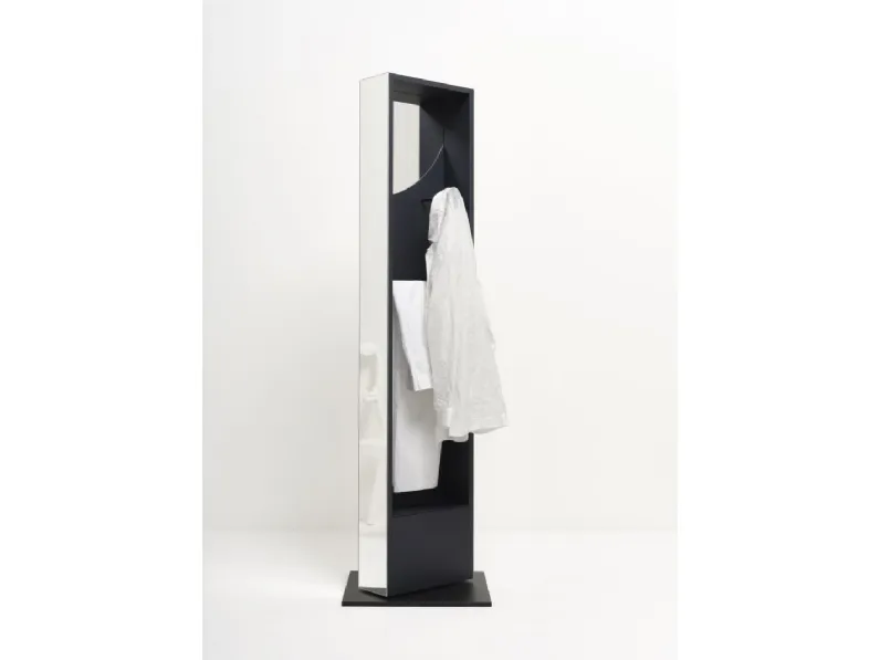 Richiedi il prezzo dello specchio modello Black mirror di Minotti italia 