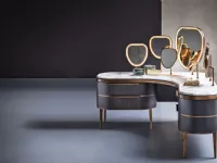 Scopri l'offerta sullo specchio Kara di Flou! Design moderno ed elegante.