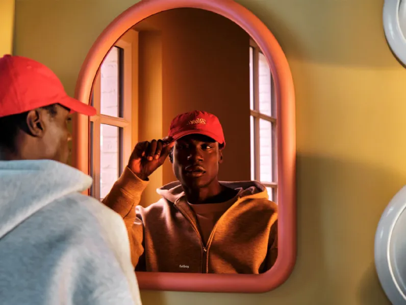 Specchiera Mirror dome di Fatboy in stile design 