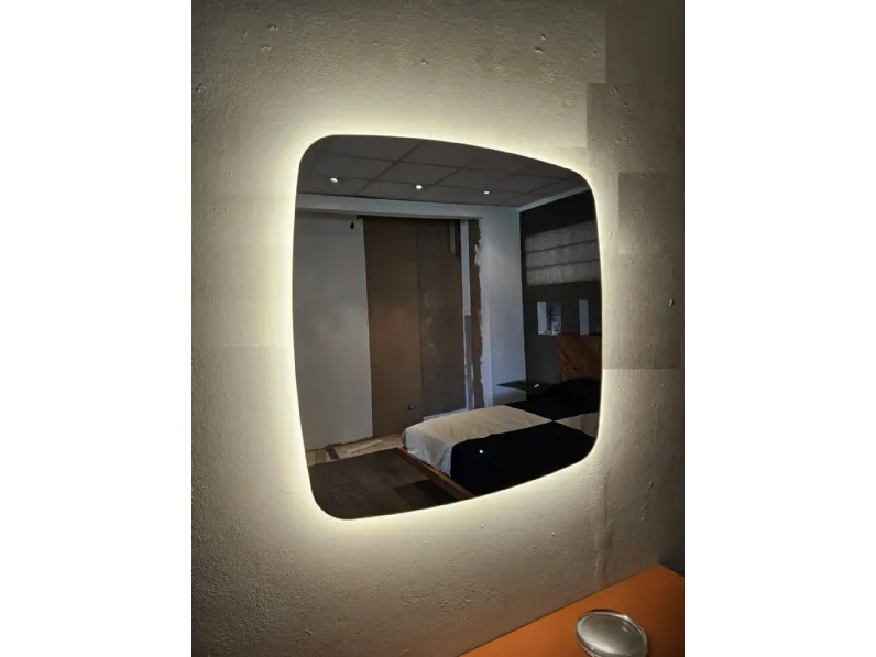 Specchiera modello Riflesso di Adok con forte sconto