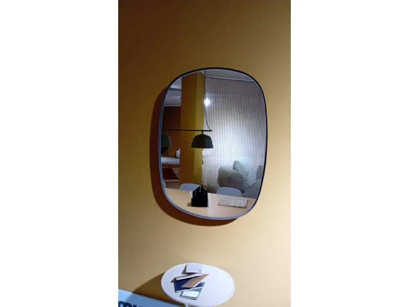 Specchio modello Framed mirror by muuto di Collezione esclusiva con forte sconto