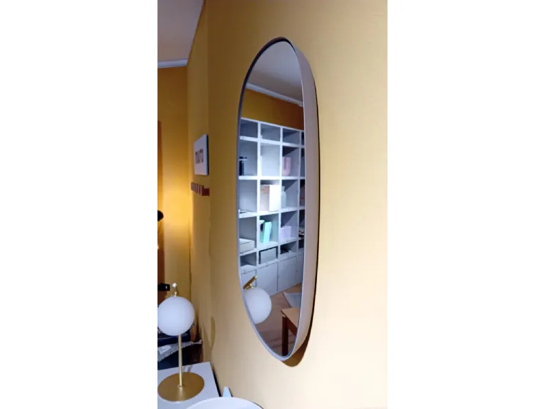 Specchio modello Framed mirror by muuto di Collezione esclusiva con forte sconto
