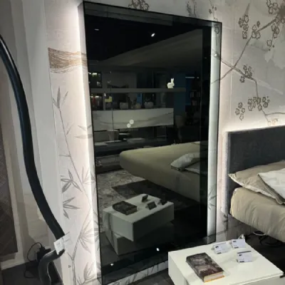 Specchio moderno Glass mirror di Lago a prezzo scontato