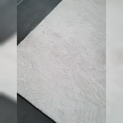 Tappeto modello Soffio Pezzani in fibra sintetica  in Offerta Outlet