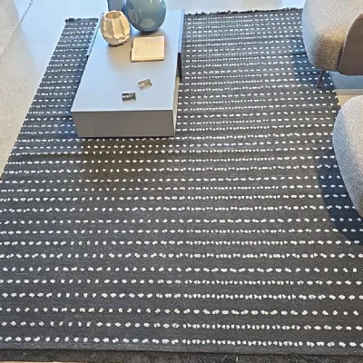 Tappeto Moderno in fibra sintetica  modello Tappeto tomasella dark spot a prezzi outlet
