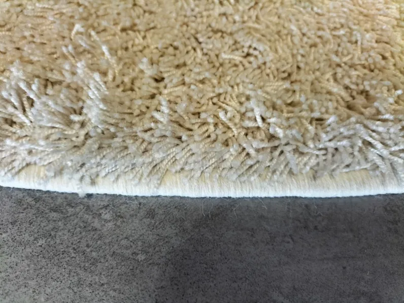 Tappeto modello Crema Besana moquette con sconti imperdibili